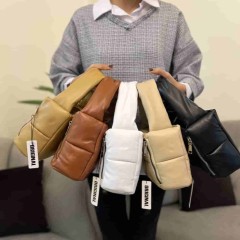 کیف کاپشنی زنانه مدل بالشتی